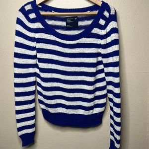 American Eagle Striped Sweater Blue and White